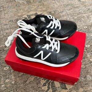 New Balance Boys Baseball Cleat NWT